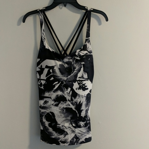 Lucy Love Tops - Lucy brand work out top w/shelf bra